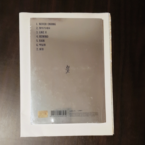 KPOP LOVELYZ 5th Mini Album: Sanctuary - Picture 4 of 4